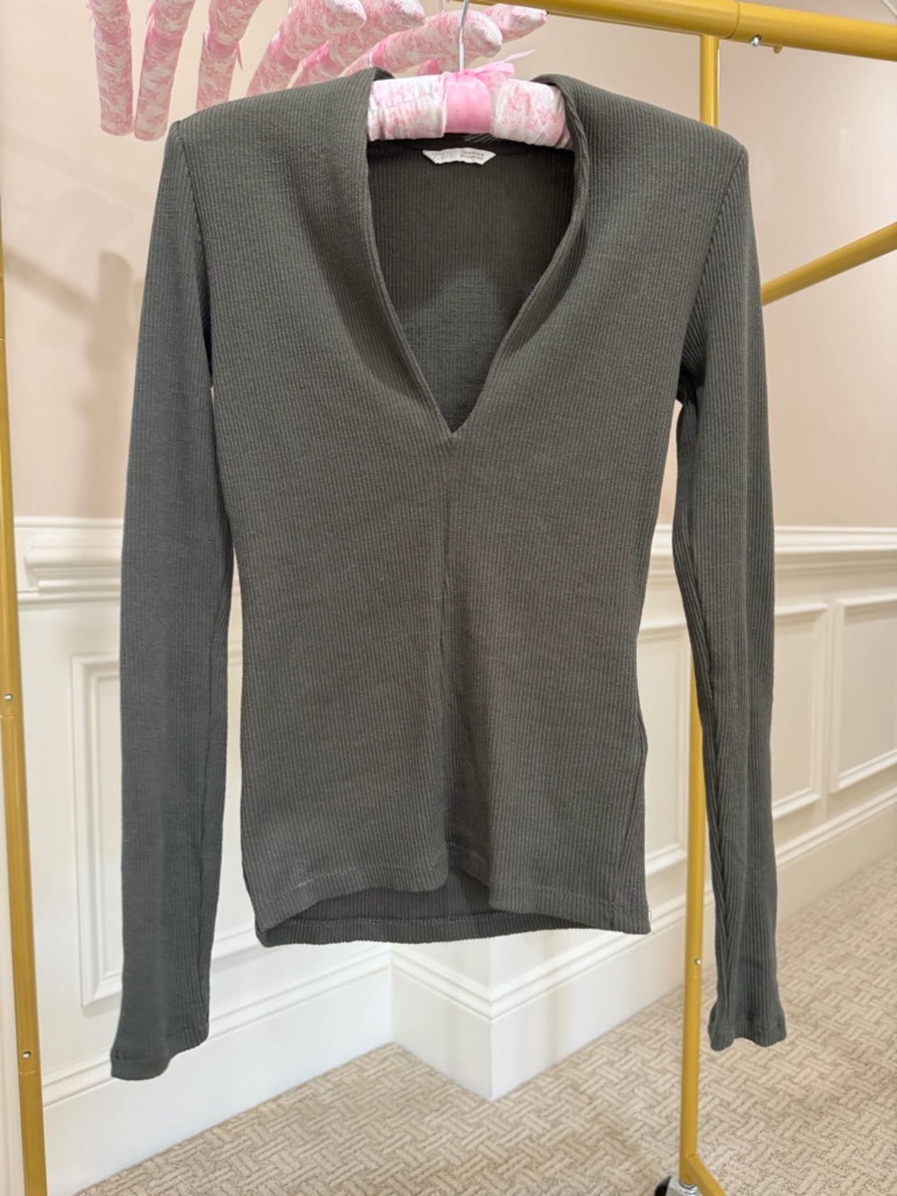 Zara Ribbed V-Neck Long Sleeve Top in Dark Brown